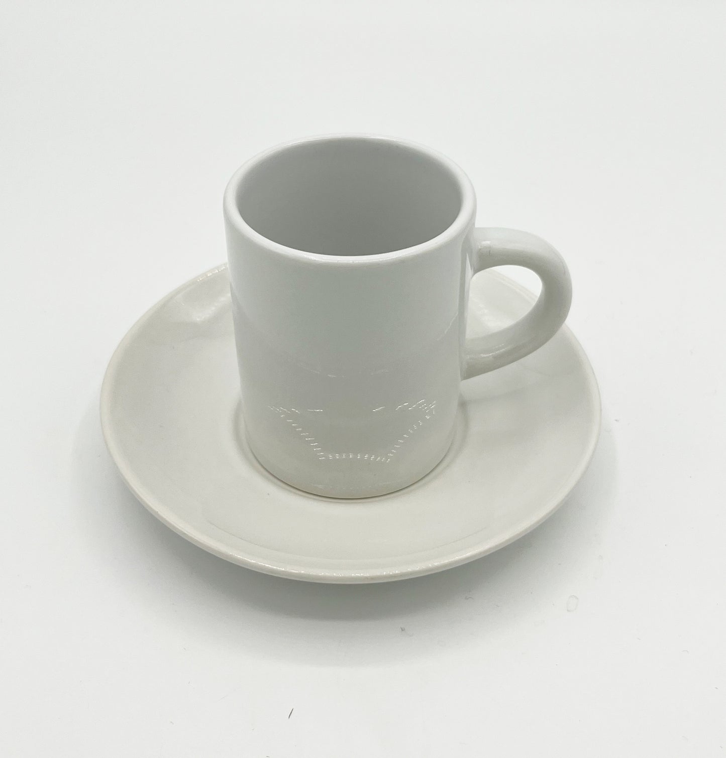 Tasse à expresso avec soucoupe