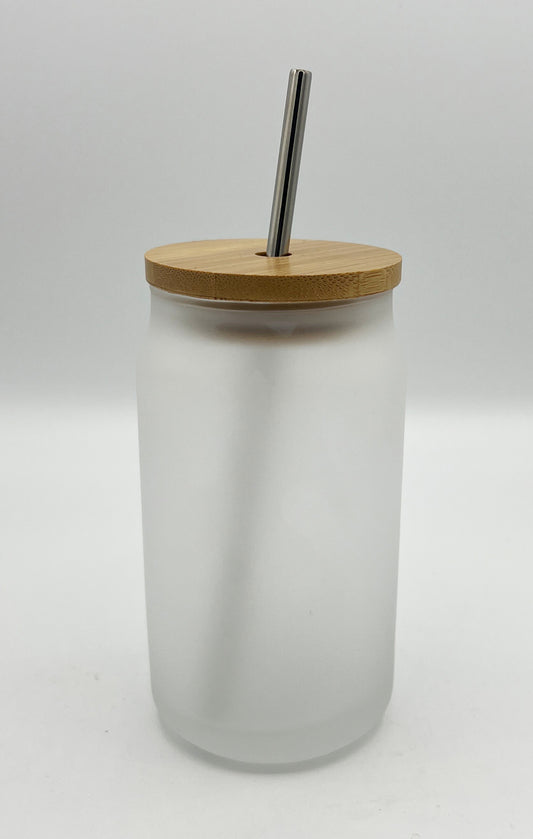 Glas mit Bambusdeckel und Trinkhalm satiniert