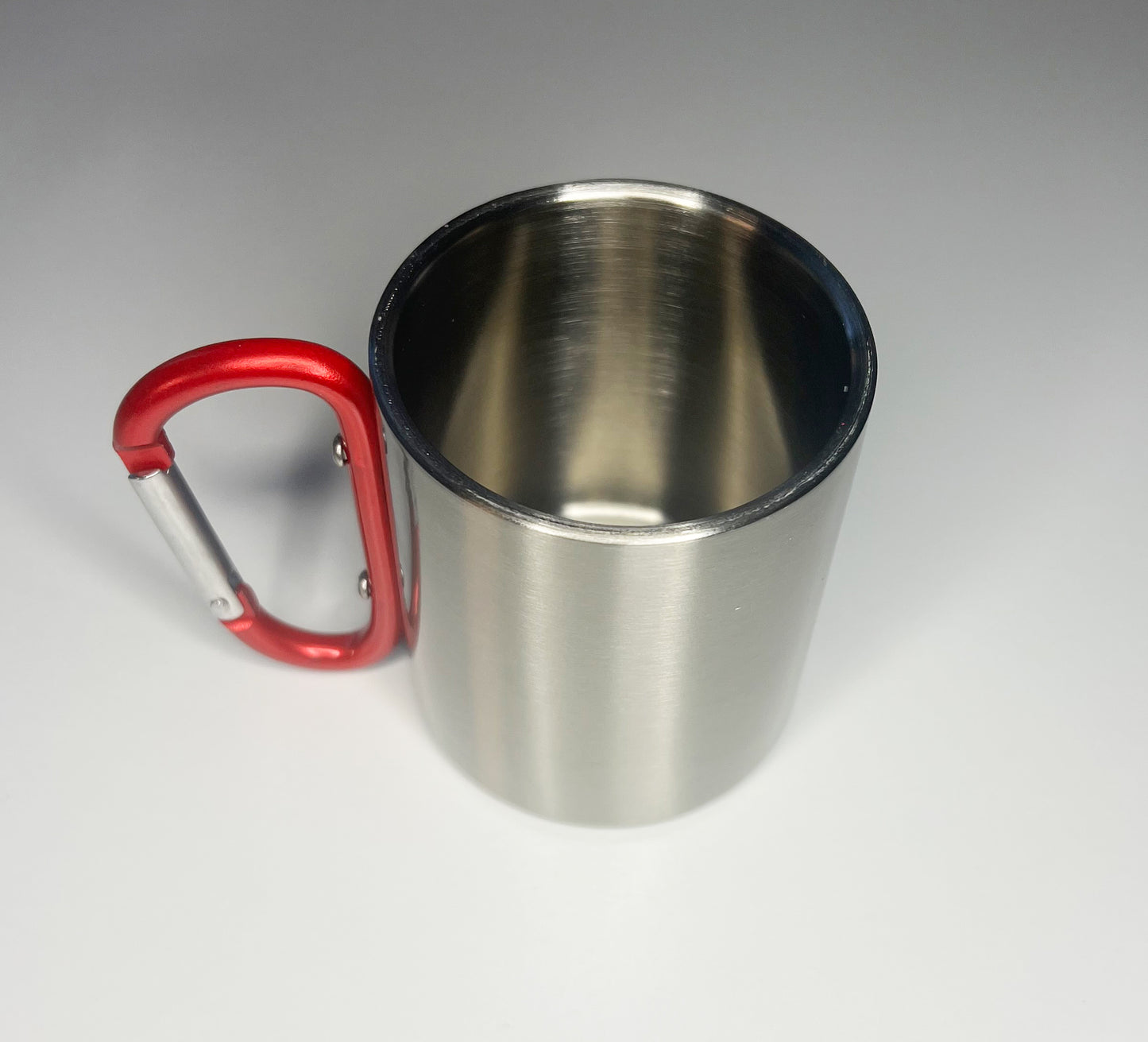 Kleine Stahltasse mit rotem Karabiner ca. 200 ML