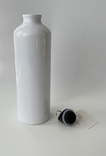 Lade das Bild in den Galerie-Viewer, Trinkflasche aus Aluminium mit Karabiner 750ml
