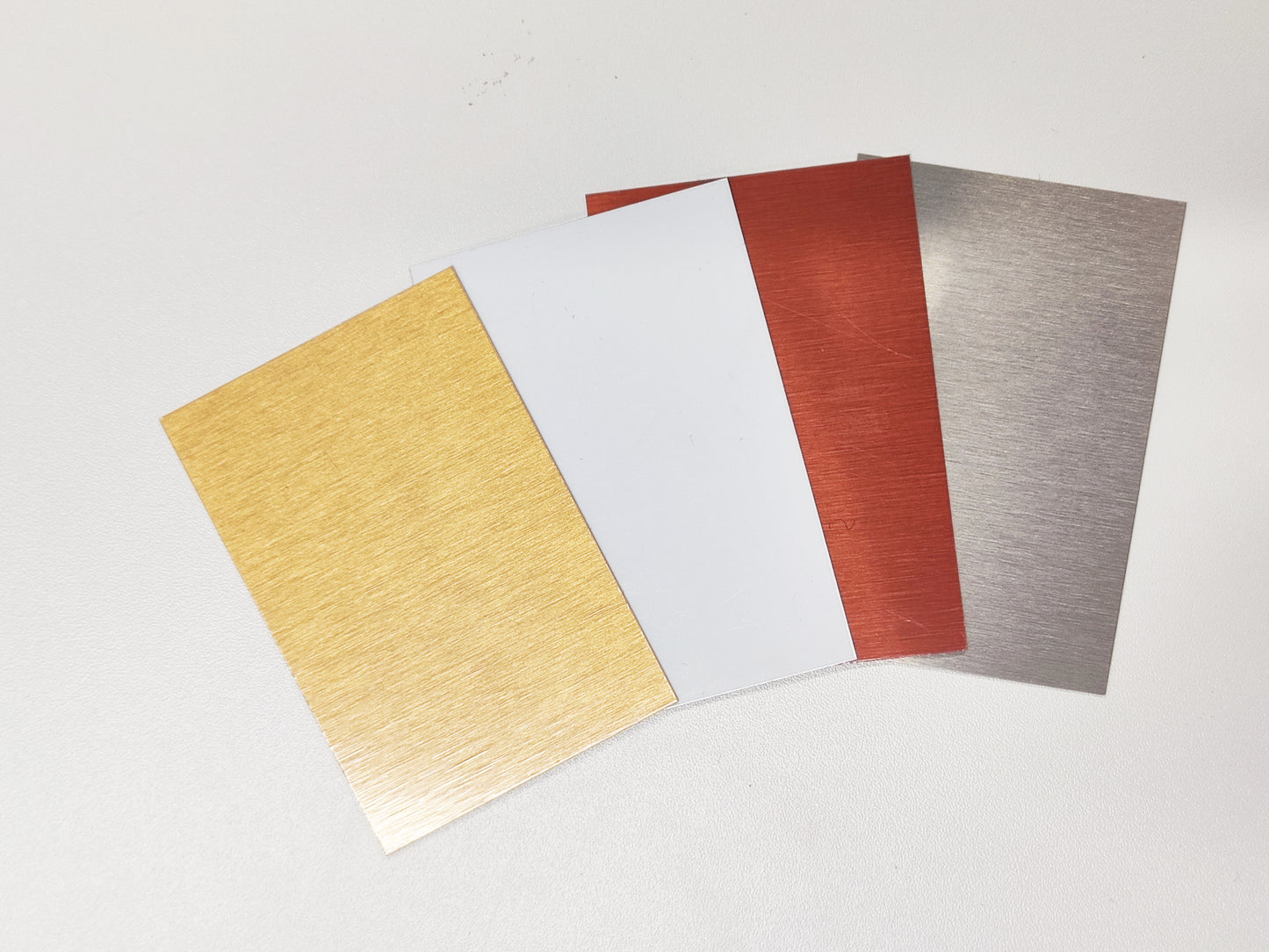 Aluminum plate 9 x 6 cm in 3 colors