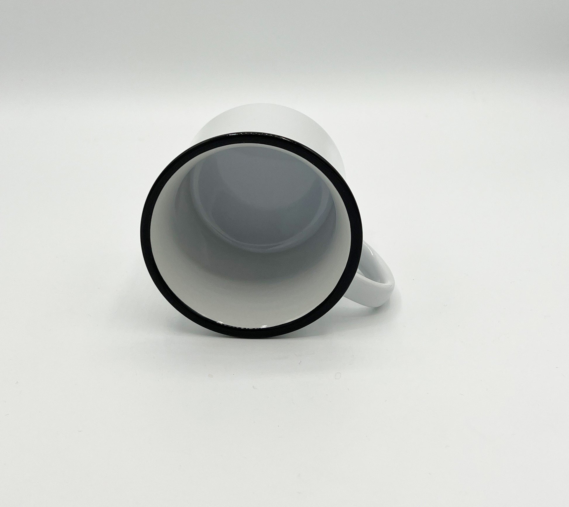 Keramiktasse im Emaille Style mit schwarzem Rand "Orca coatings" - KlaSopLeen UG