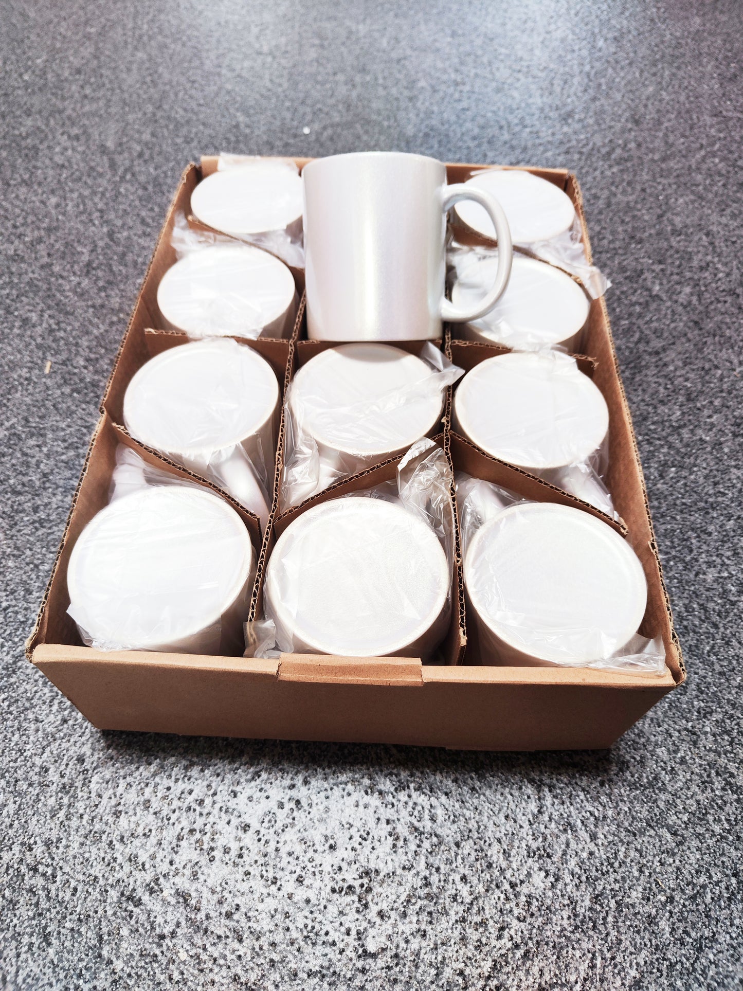 12 Tassen Pearl schimmernd Grün, Lila, Blau (Stk.1,49€)