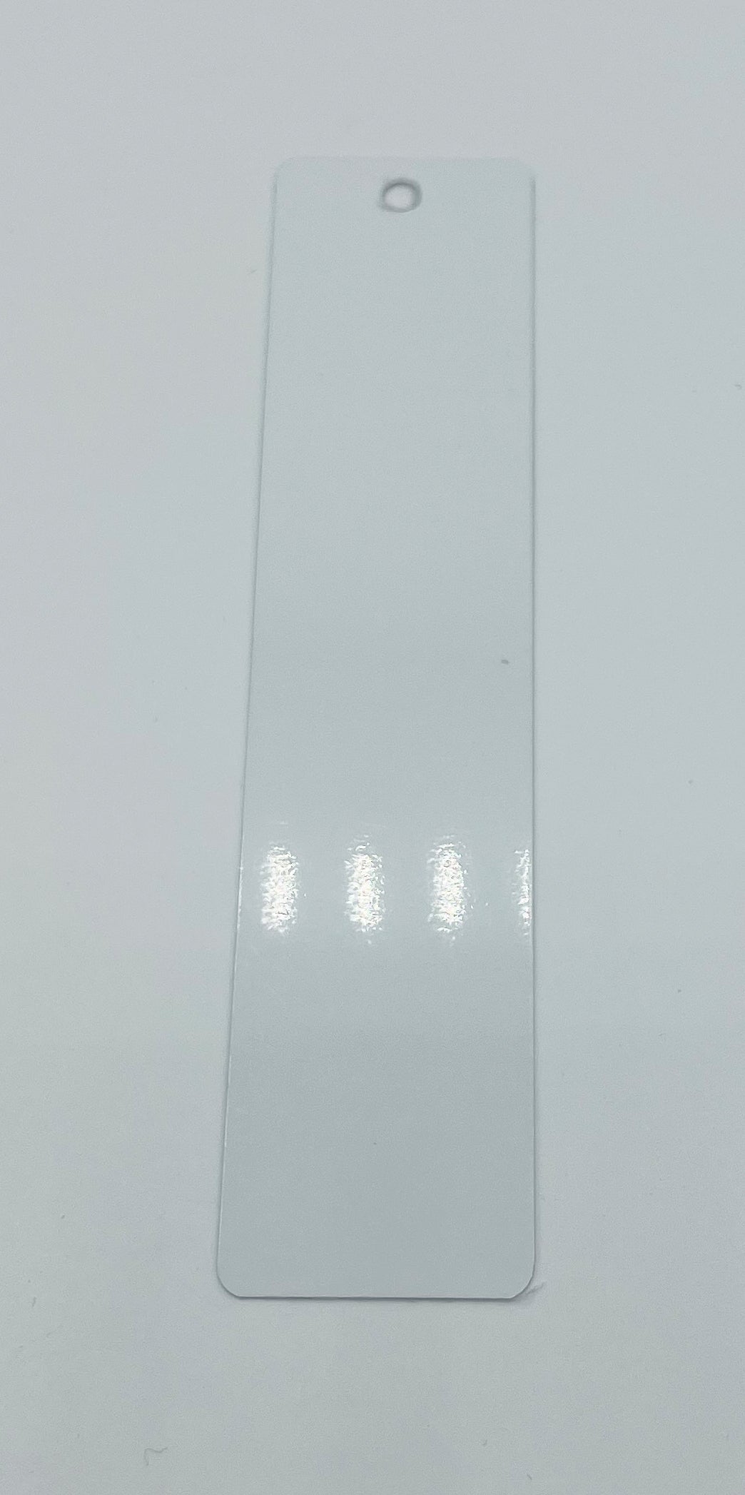 Lesezeichen 15 x 3,5 cm in 4 Farben - KlaSopLeen UG